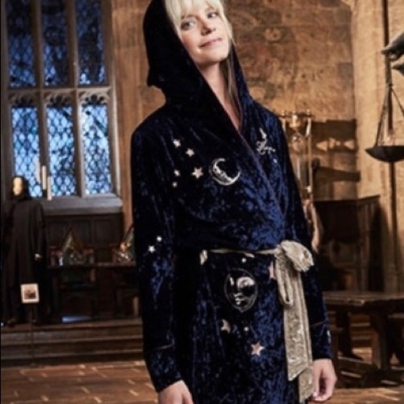 Primark Intimates Sleepwear Hogwarts Crushes Velvet Dressing Gown Robe Poshmark